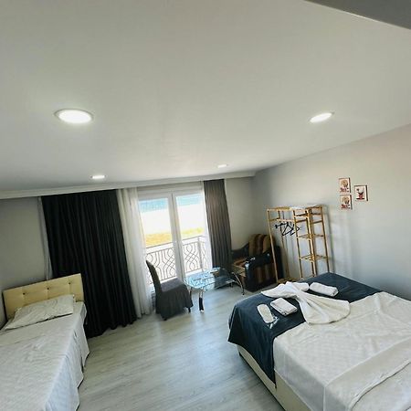 Holiday Beach Hotel Arnavutkoy Eksteriør billede
